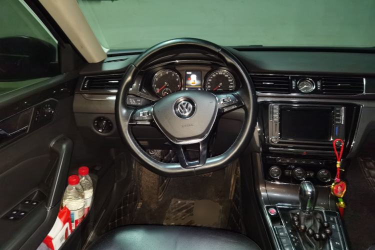 Used Volkswagen Passat 2017 330TSI DSG Prestige Edition Steering Wheel