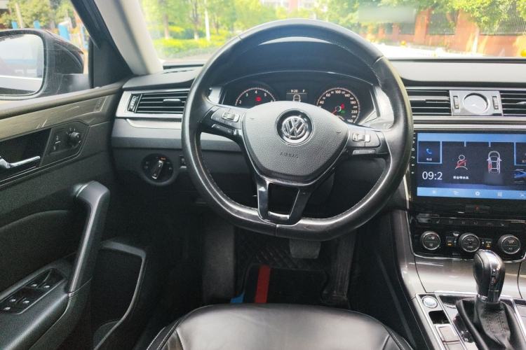Used Volkswagen Passat 2017 330TSI DSG Luxury Edition Steering Wheel