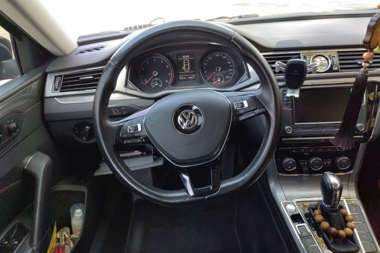 Used Volkswagen Passat 2017 330TSI DSG Luxury Edition Steering Wheel