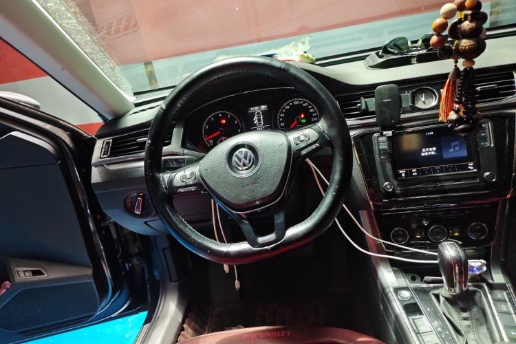 Used Volkswagen Passat 2017 330TSI DSG Luxury Edition Steering Wheel