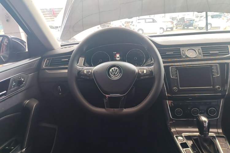 Used Volkswagen Passat 2017 330TSI DSG Prestige Edition Steering Wheel