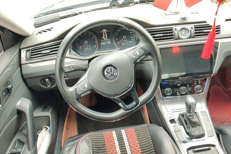 Used Volkswagen Passat 2017 330TSI DSG Luxury Edition Steering Wheel