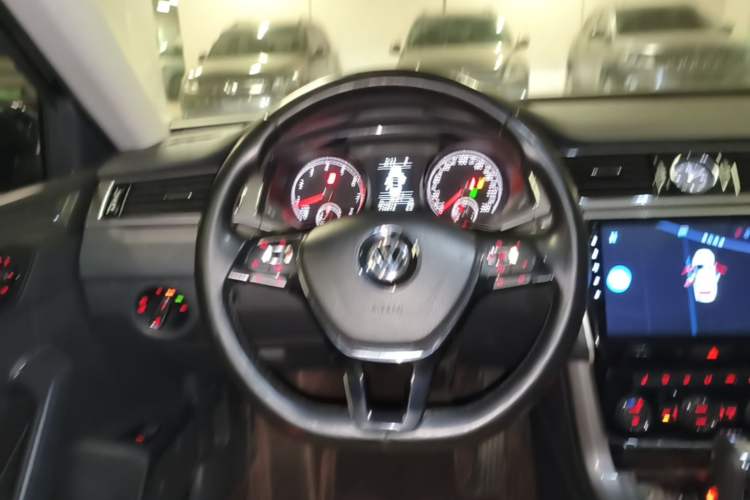 Used Volkswagen Passat 2017 280TSI DSG Luxury Edition Steering Wheel