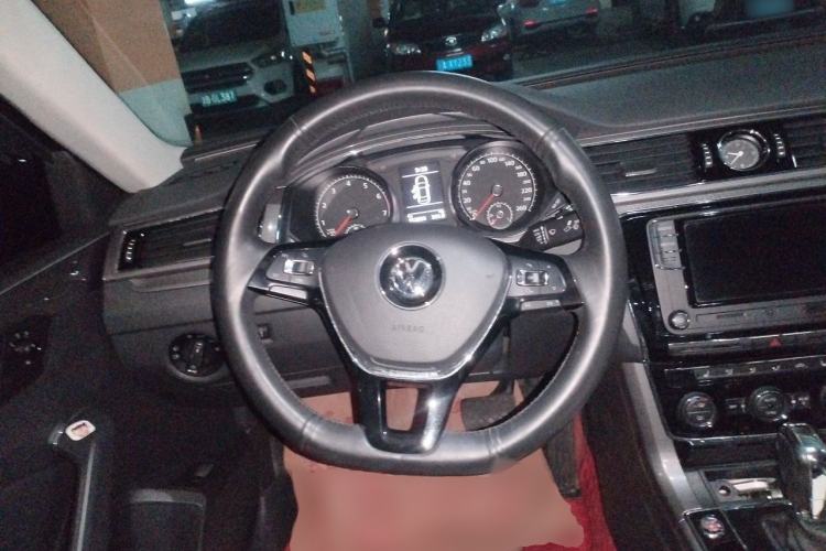 Used Volkswagen Passat 2017 330TSI DSG Prestige Edition Steering Wheel