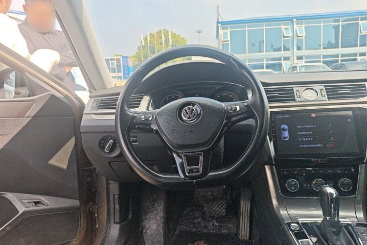 Used Volkswagen Passat 2017 330TSI DSG Luxury Edition Steering Wheel