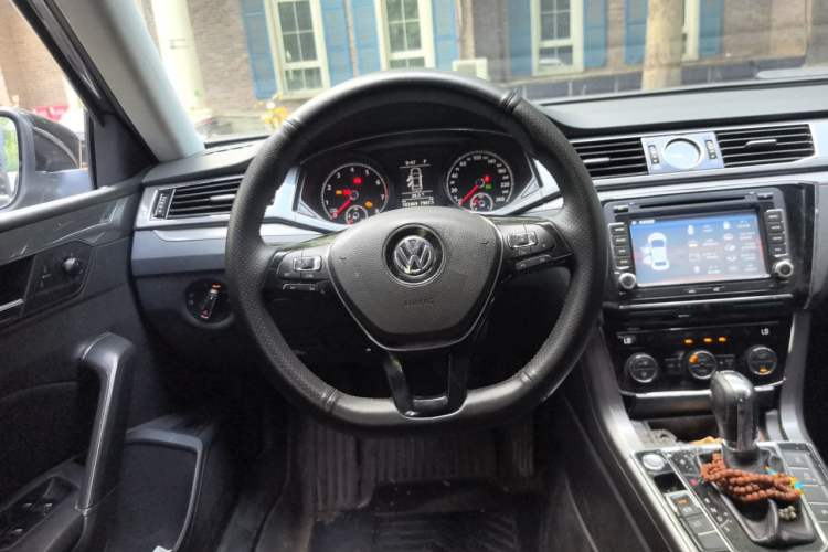 Used Volkswagen Passat 2017 280TSI DSG Luxury Edition Steering Wheel