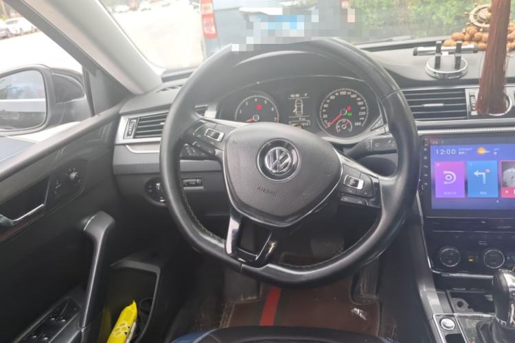 Used Volkswagen Passat 2017 330TSI DSG Luxury Edition Steering Wheel