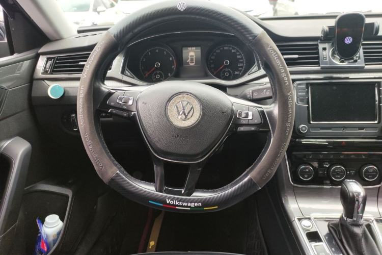 Used Volkswagen Passat 2017 280TSI DSG Luxury Edition Steering Wheel