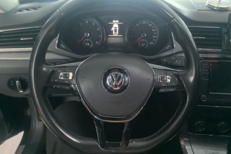 Used Volkswagen Passat 2017 330TSI DSG Luxury Edition Steering Wheel