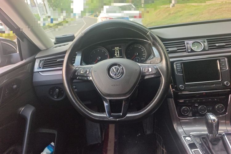 Used Volkswagen Passat 2017 280TSI DSG Luxury Edition Steering Wheel