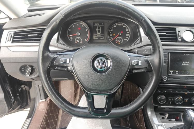 Used Volkswagen Passat 2017 330TSI DSG Luxury Edition Steering Wheel