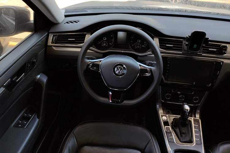 Used Volkswagen Passat  Steering Wheel