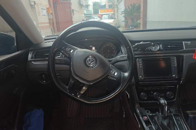 Used Volkswagen Passat 2017 330TSI DSG Prestige Edition Steering Wheel
