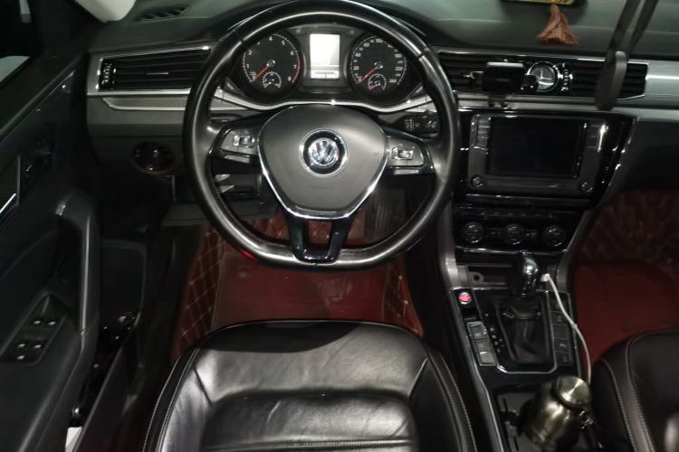 Used Volkswagen Passat 2017 330TSI DSG Luxury Edition Steering Wheel