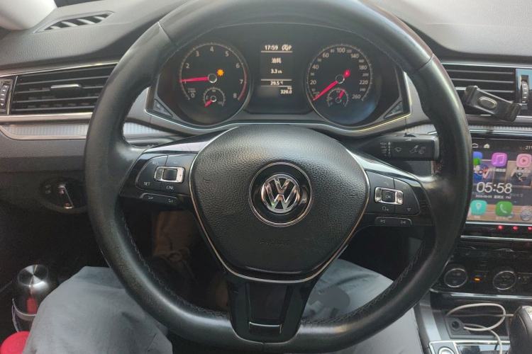 Used Volkswagen Passat 2017 330TSI DSG Luxury Edition Steering Wheel
