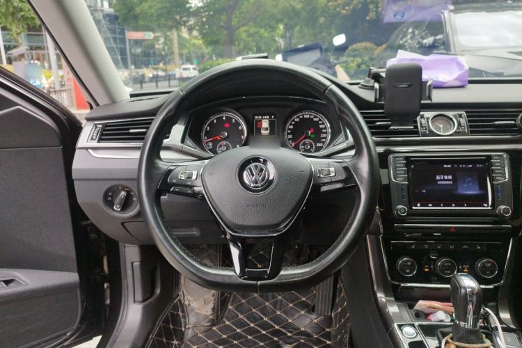 Used Volkswagen Passat 2017 330TSI DSG Prestige Edition Steering Wheel