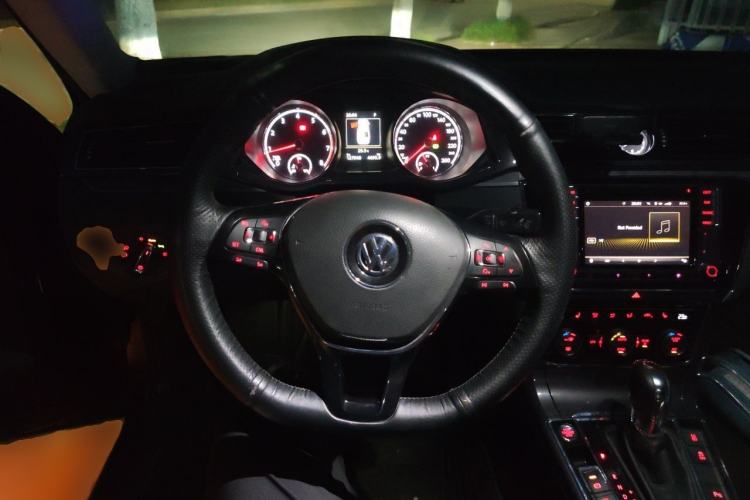 Used Volkswagen Passat 2017 330TSI DSG Prestige Edition Steering Wheel