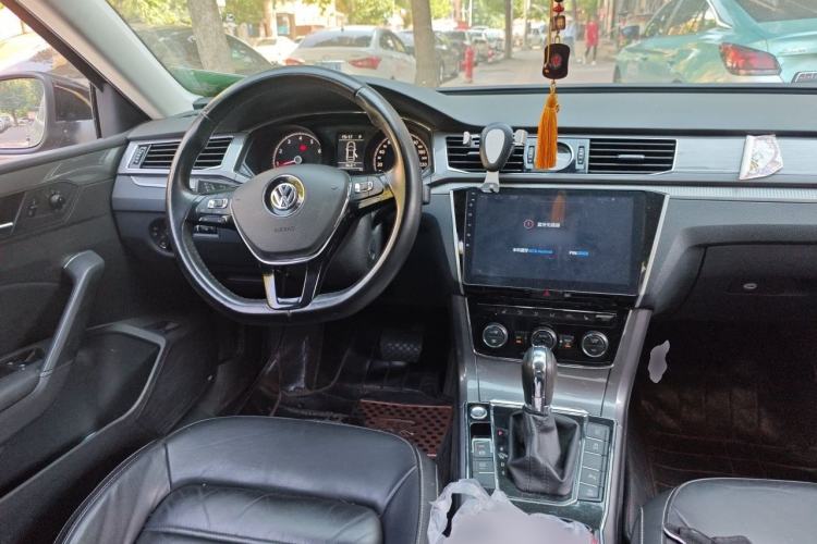 Used Volkswagen Passat 2017 330TSI DSG Luxury Edition Steering Wheel