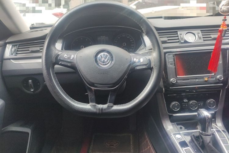 Used Volkswagen Passat 2017 330TSI DSG Luxury Edition Steering Wheel