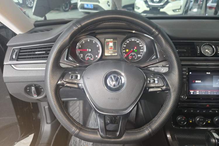 Used Volkswagen Passat 2017 330TSI DSG Prestige Edition Steering Wheel