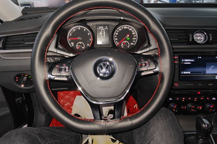 Used Volkswagen Passat 2017 330TSI DSG Luxury Edition Steering Wheel