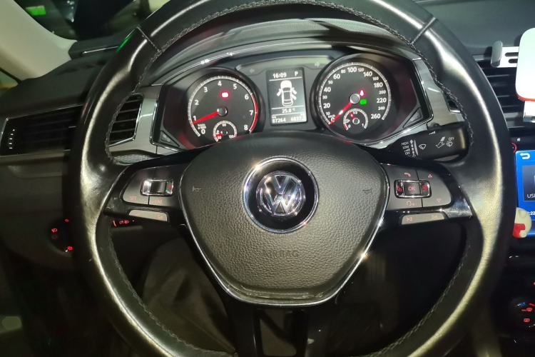 Used Volkswagen Passat 2017 330TSI DSG Luxury Edition Steering Wheel