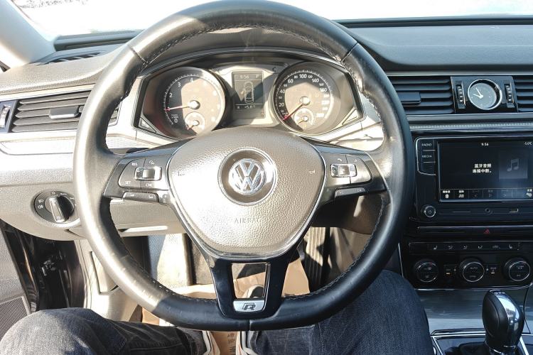 Used Volkswagen Passat 2017 330TSI DSG Luxury Edition Steering Wheel