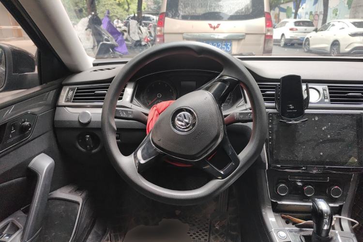 Used Volkswagen Passat 2017 280TSI DSG Luxury Edition Steering Wheel