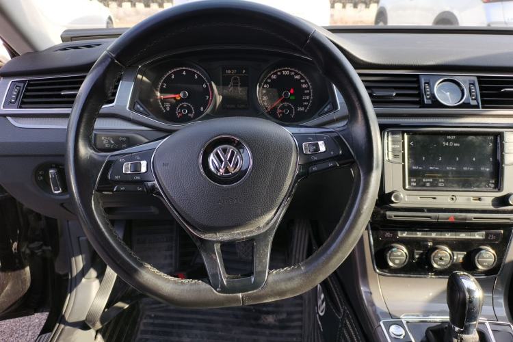 Used Volkswagen Passat 2017 330TSI DSG Luxury Edition Steering Wheel