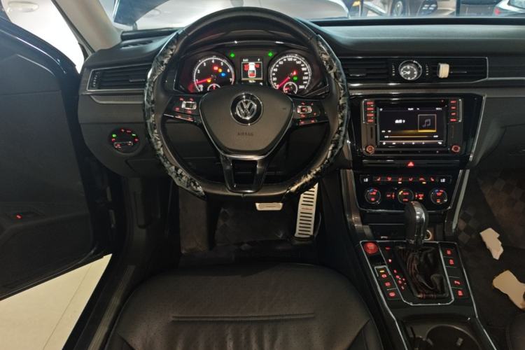 Used Volkswagen Passat 2017 330TSI DSG Prestige Edition Steering Wheel
