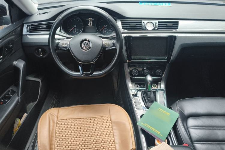 Used Volkswagen Passat 2017 330TSI DSG Luxury Edition Steering Wheel