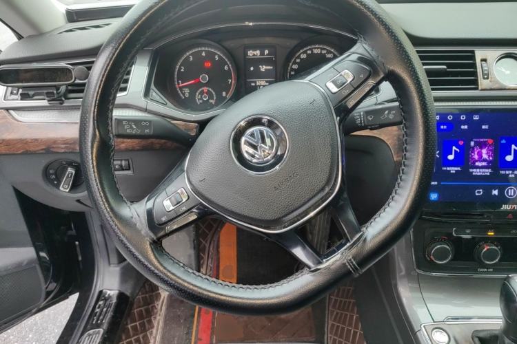 Used Volkswagen Passat 2017 1.8TSI DSG Government Procurement Version (CEA Engine) Steering Wheel