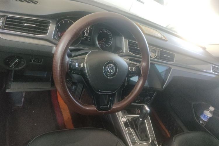 Used Volkswagen Passat 2017 330TSI DSG Luxury Edition Steering Wheel