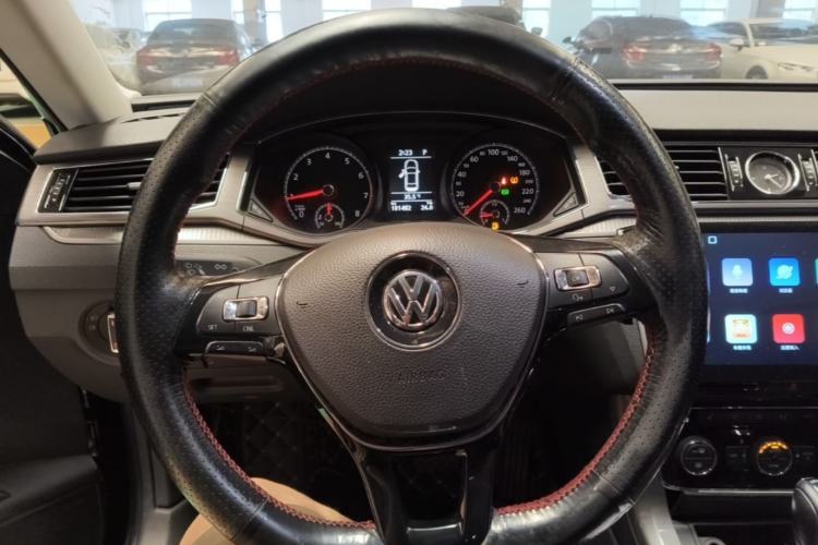 Used Volkswagen Passat 2017 330TSI DSG Luxury Edition Steering Wheel