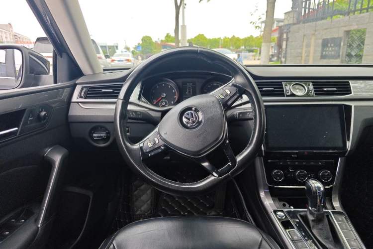 Used Volkswagen Passat 2017 330TSI DSG Luxury Edition Steering Wheel