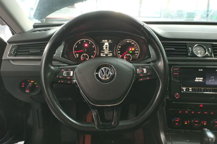 Used Volkswagen Passat 2017 330TSI DSG Luxury Edition Steering Wheel