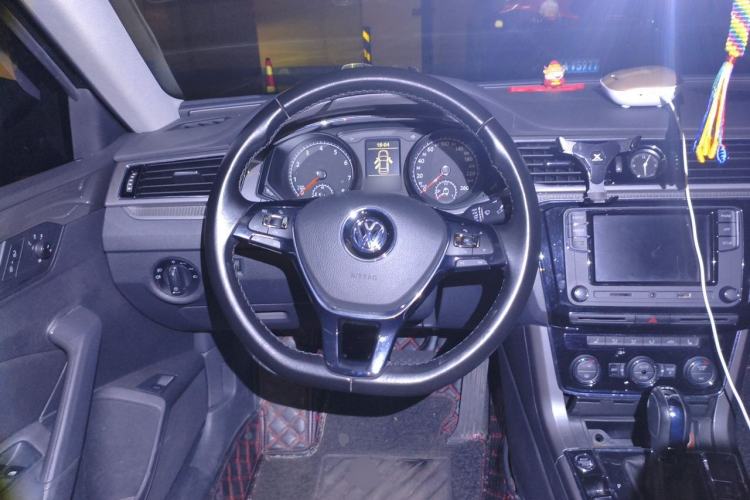 Used Volkswagen Passat 2017 330TSI DSG Luxury Edition Steering Wheel