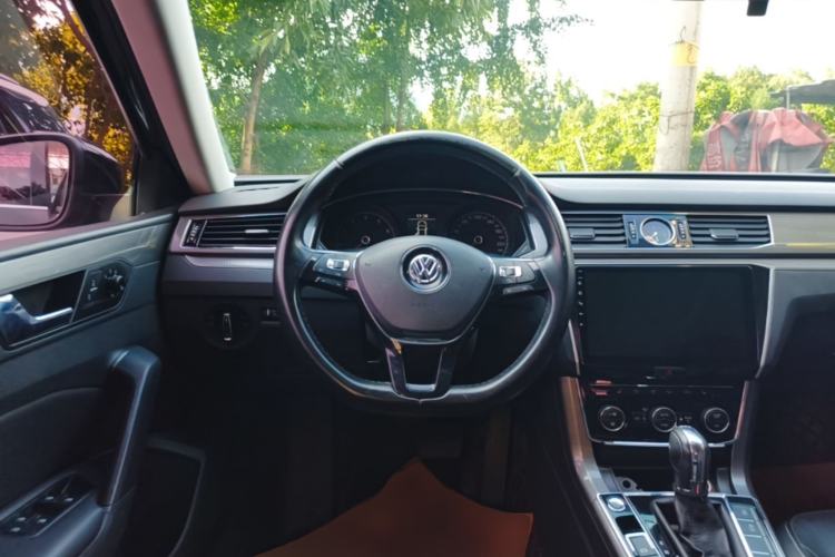 Used Volkswagen Passat 2017 330TSI DSG Luxury Edition Steering Wheel