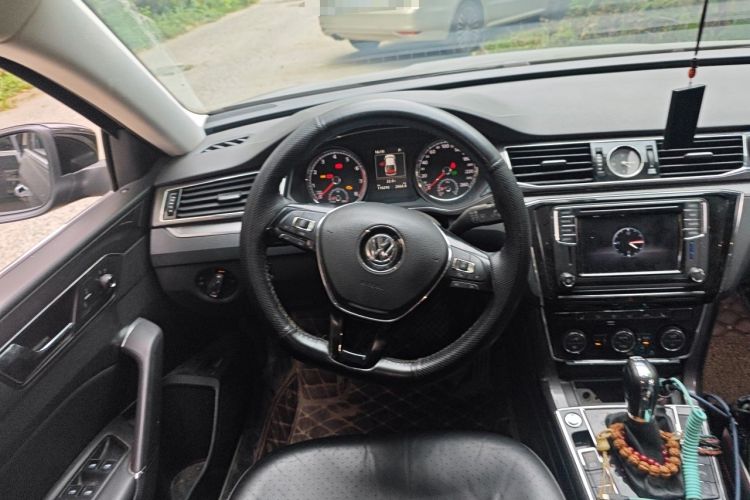 Used Volkswagen Passat 2017 330TSI DSG Prestige Edition Steering Wheel