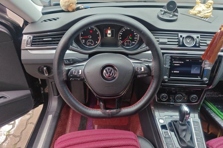Used Volkswagen Passat 2017 330TSI DSG Prestige Edition Steering Wheel