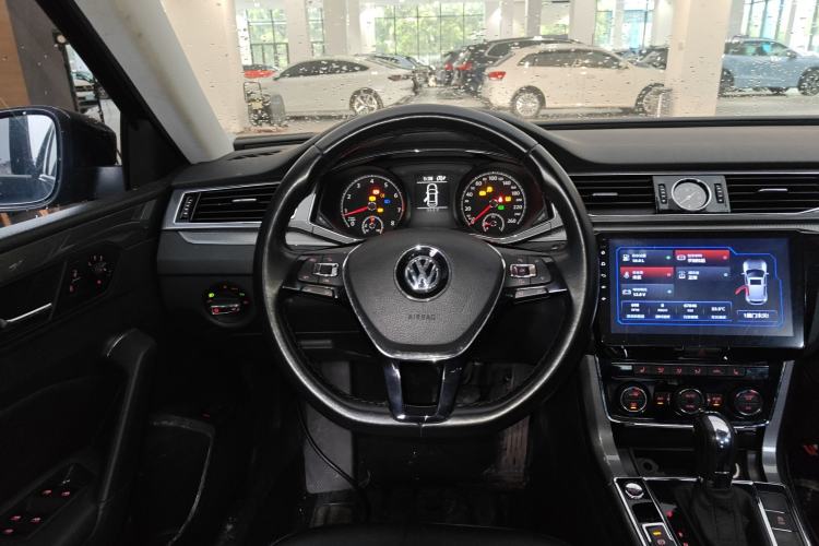 Used Volkswagen Passat 2017 330TSI DSG Luxury Edition Steering Wheel