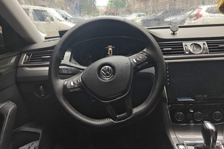 Used Volkswagen Passat 2017 330TSI DSG Luxury Edition Steering Wheel