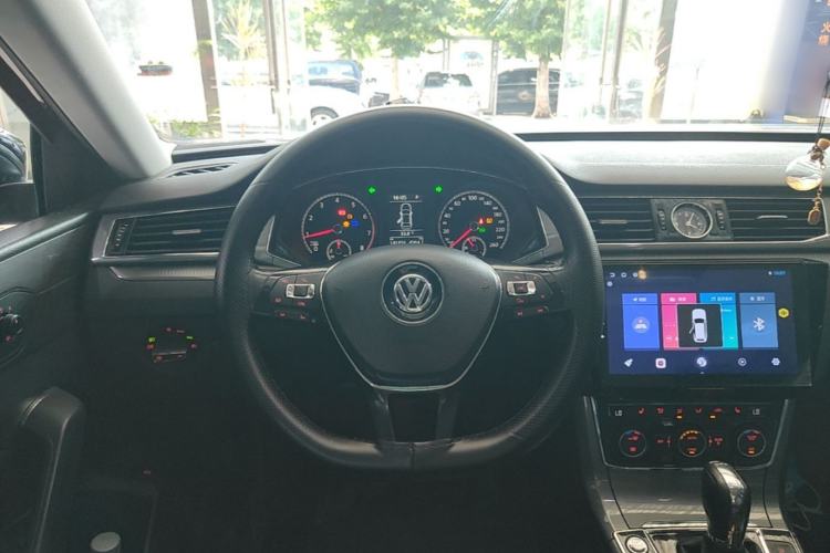 Used Volkswagen Passat 2017 330TSI DSG Luxury Edition Steering Wheel