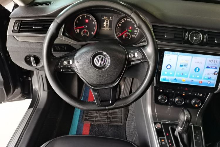 Used Volkswagen Passat 2017 330TSI DSG Luxury Edition Steering Wheel