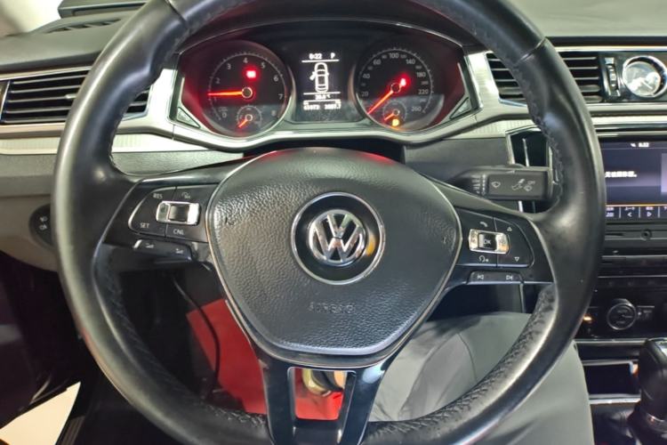 Used Volkswagen Passat 2017 330TSI DSG Luxury Edition Steering Wheel