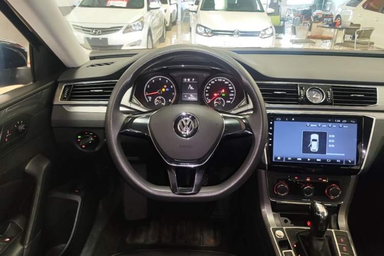 Used Volkswagen Passat 2017 280TSI DSG Luxury Edition Steering Wheel