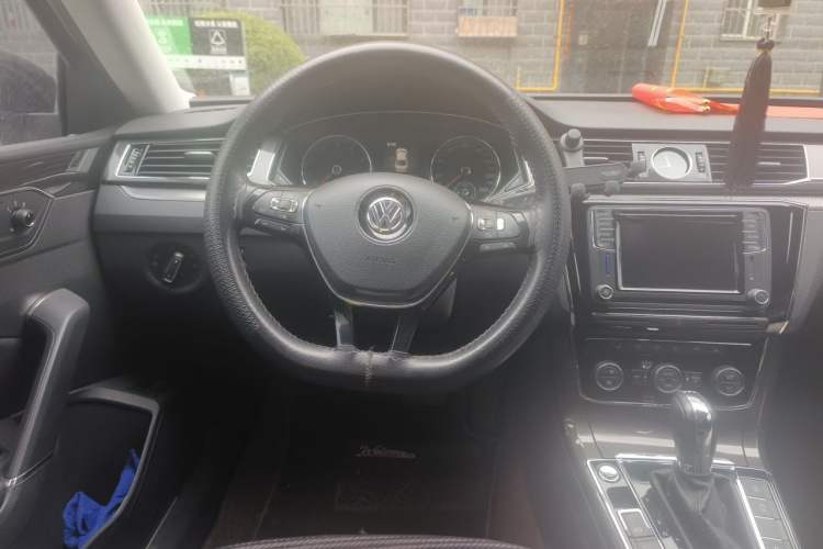 Used Volkswagen Passat 2017 330TSI DSG Prestige Edition Steering Wheel