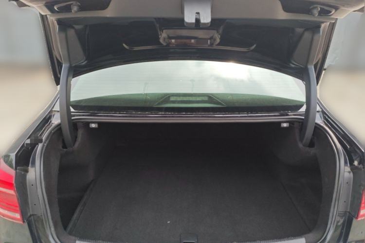 Used Volkswagen Passat 2017 330TSI DSG Luxury Edition Trunk