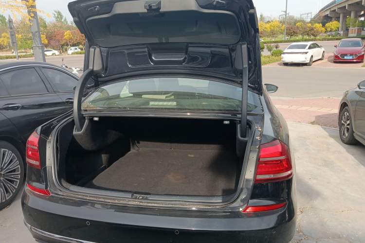 Used Volkswagen Passat 2017 330TSI DSG Luxury Edition Trunk