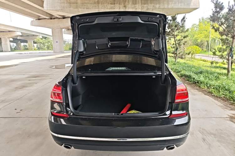 Used Volkswagen Passat 2017 330TSI DSG Luxury Edition Trunk